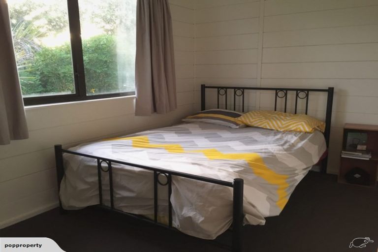 Photo of property in 2/71 Saddleback Rise, Murrays Bay, Auckland, 0630