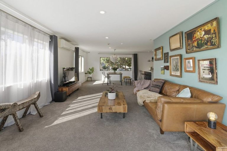 Photo of property in 47 Crawford Avenue, Mangere Bridge, Auckland, 2022