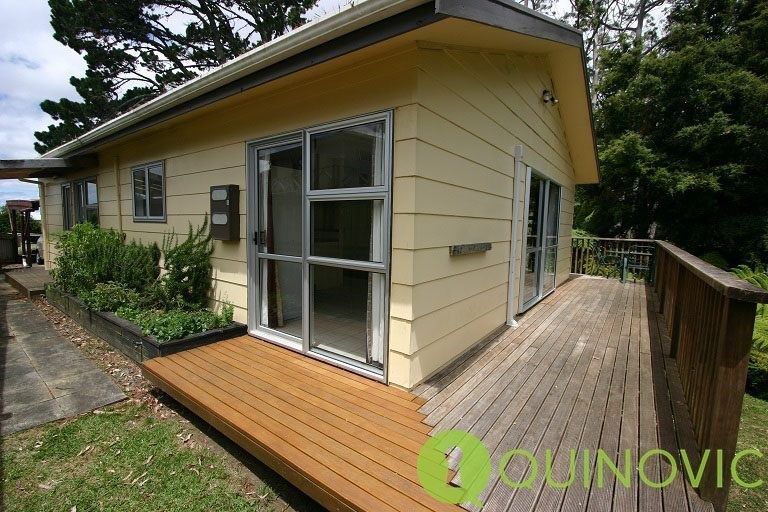 Photo of property in 2/23 Luckens Road, West Harbour, Auckland, 0618