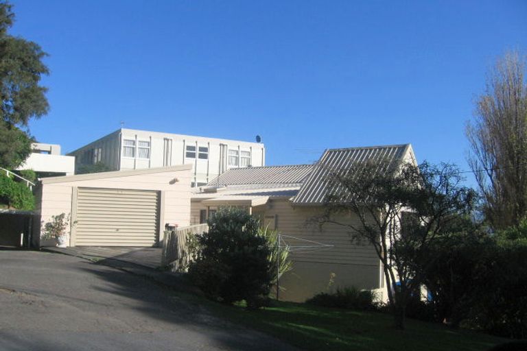 Photo of property in 2/2 Gill Road, Lowry Bay, Lower Hutt, 5013
