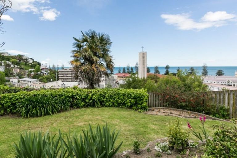 Photo of property in 5 Madeira Road, Bluff Hill, Napier, 4110