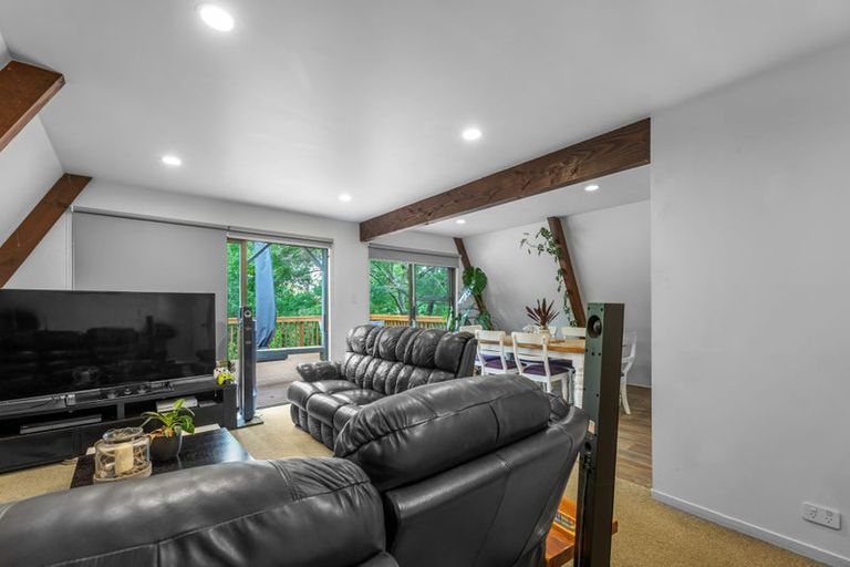 Photo of property in 40 Gledstane Road, Stanmore Bay, Whangaparaoa, 0932