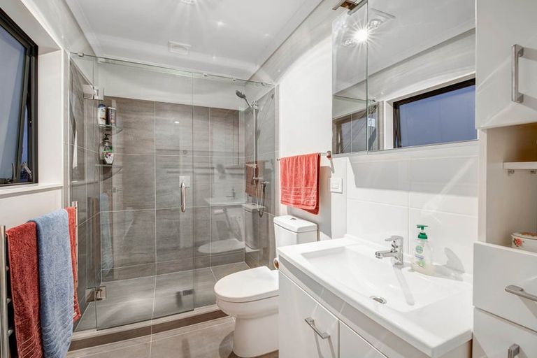 Photo of property in 14 Kingfisher Road, Silverdale, 0932