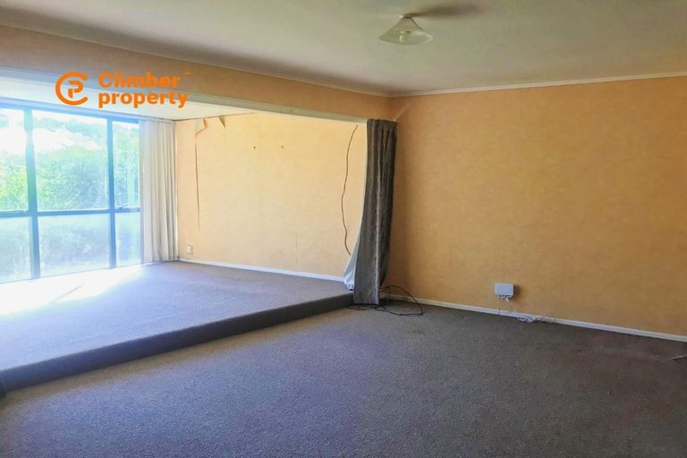 Photo of property in 2/9 Adriatic Avenue, Henderson, Auckland, 0612