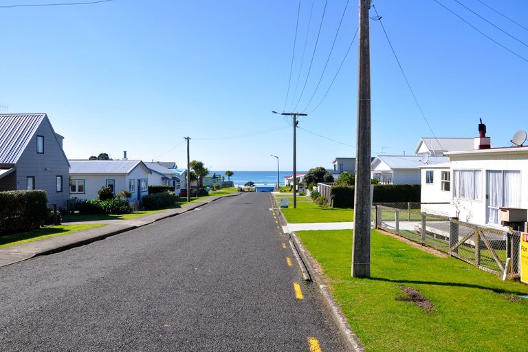 Photo of property in 5 Pacific Road, Waihi Beach, 3611