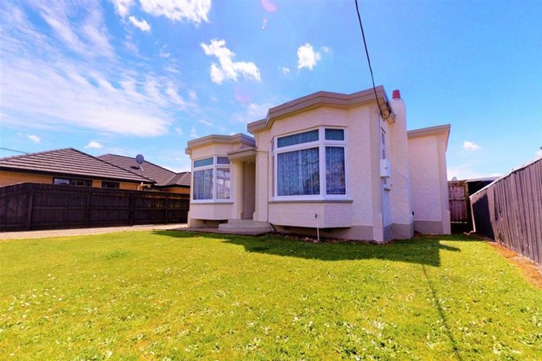 Photo of property in 581 Queen Street East, Levin, 5510