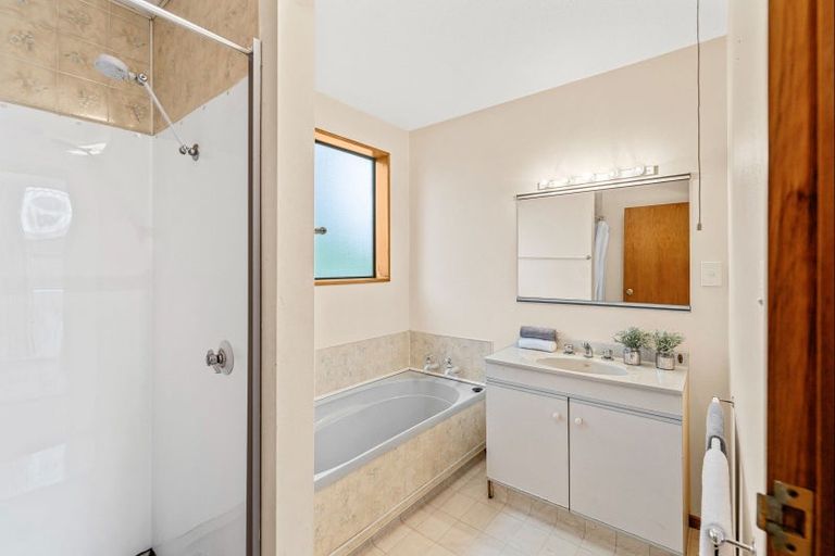 Photo of property in 18 Briarmont Street, Avondale, Christchurch, 8061