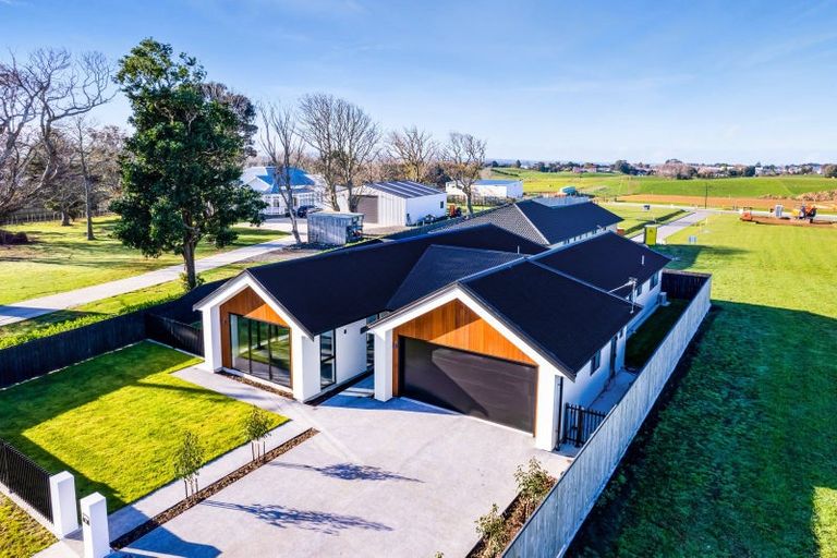 Photo of property in 74 Turuturu Road, Hawera, 4674