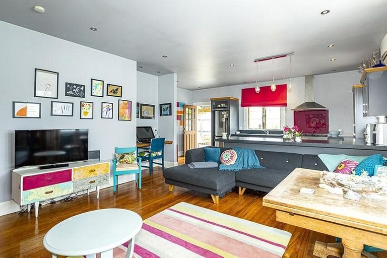 Photo of property in 18 Clifton Terrace, West End, Timaru, 7910