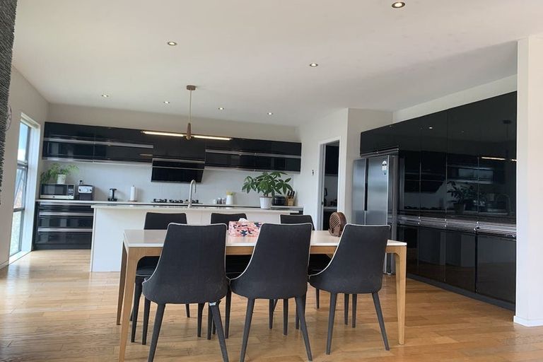 Photo of property in 17 Limmer Place, Browns Bay, Auckland, 0632