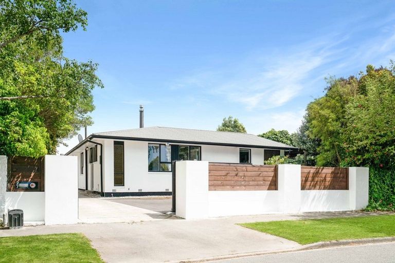 Photo of property in 27 Jenkins Avenue, Redwood, Christchurch, 8051