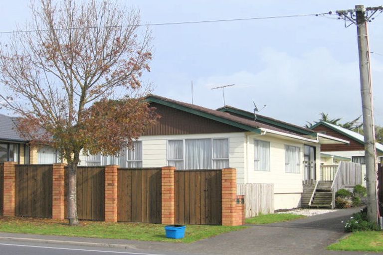 Photo of property in 73 Red Beach Road, Red Beach, 0932