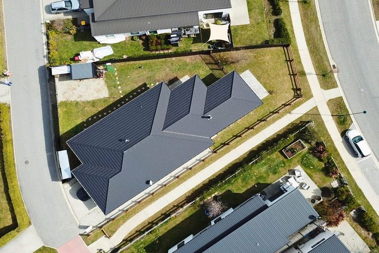 Photo of property in 40 Marbleleaf Lane, Albert Town, Wanaka, 9305