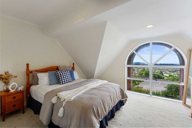 Photo of property in 105 Winara Avenue, Waikanae, 5036