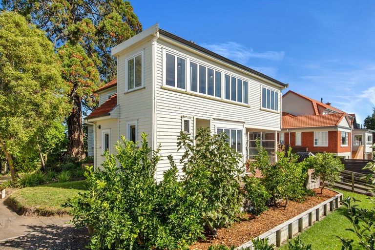 Photo of property in 82 Lake Crescent, Hamilton Lake, Hamilton, 3204