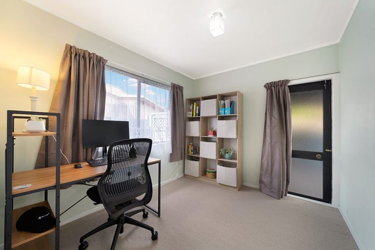 Photo of property in 1/23 Mickle Street, Te Atatu South, Auckland, 0610