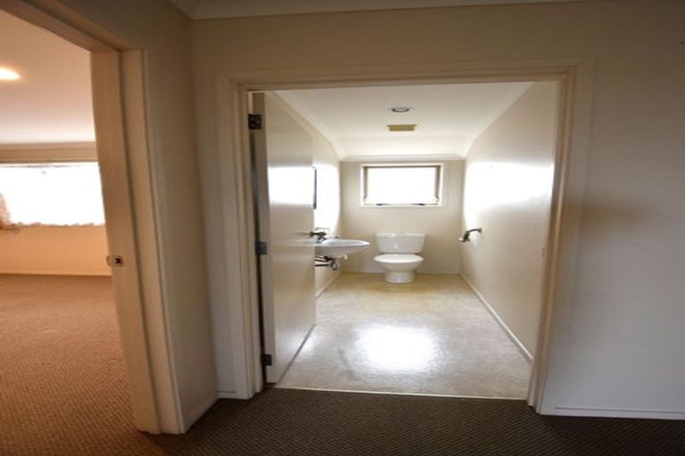 Photo of property in 4 Aotea Street, Welbourn, New Plymouth, 4312