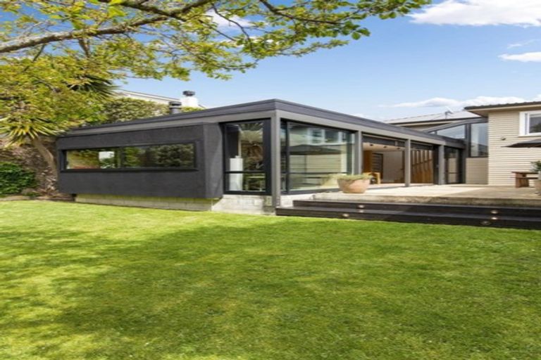 Photo of property in 15 Westmere Park Avenue, Westmere, Auckland, 1022