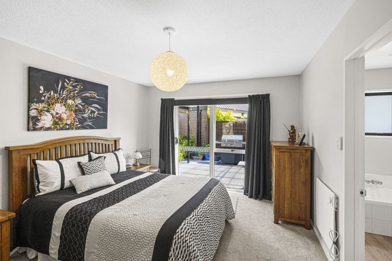 Photo of property in 10 Swithland Place, Avonhead, Christchurch, 8042