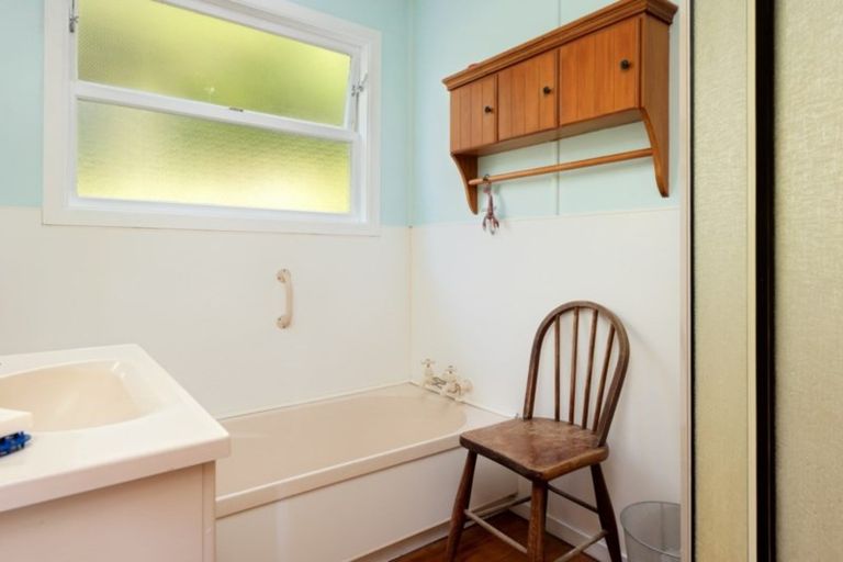 Photo of property in 27 Seaview Crescent, Picton, 7220