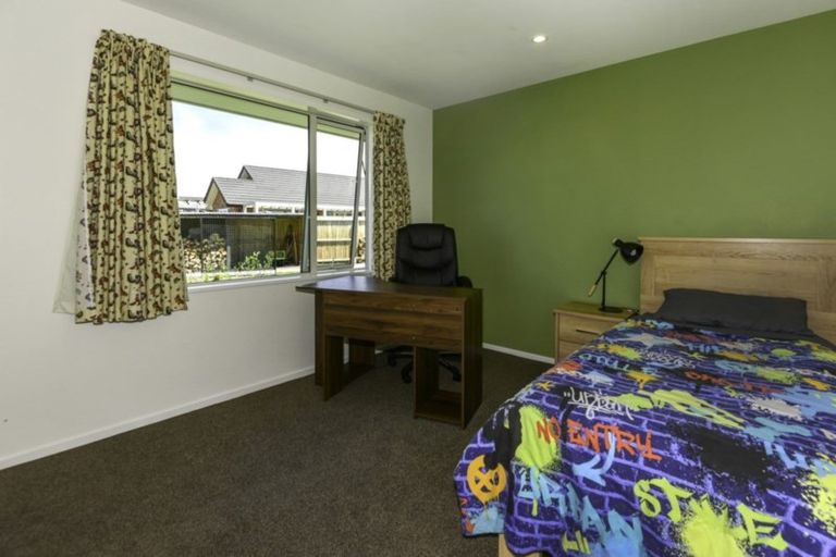 Photo of property in 9 Dundee Close, Darfield, 7510