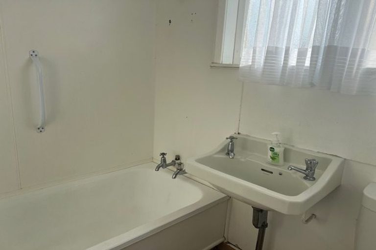 Photo of property in 388-390 George Street, Stokes Valley, Lower Hutt, 5019