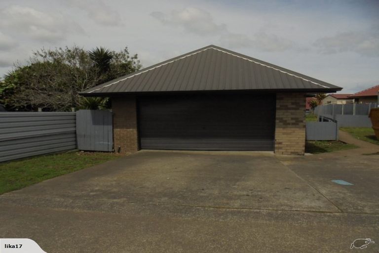 Photo of property in 7 Umu Place, Mangere, Auckland, 2022
