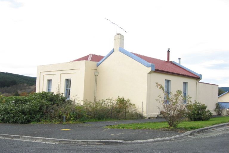 Photo of property in 23 Peel Street, Lawrence, 9532