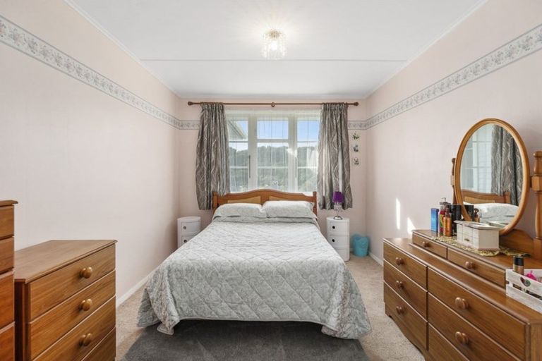 Photo of property in 130 Bedford Street, Cannons Creek, Porirua, 5024