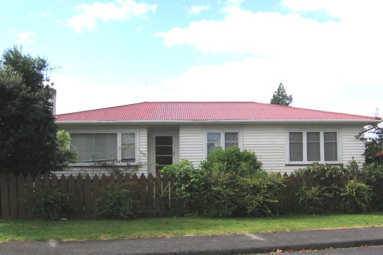 Photo of property in 1 Mawney Road, Henderson, Auckland, 0610