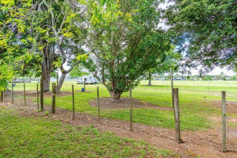 Photo of property in 23 The Centre, Waipu, 0510