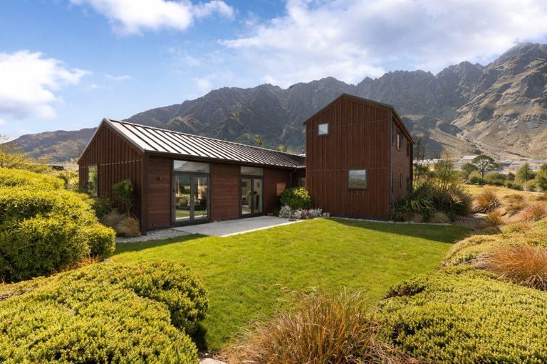 Photo of property in 47 Jacks Point Rise, Jacks Point, Queenstown, 9371