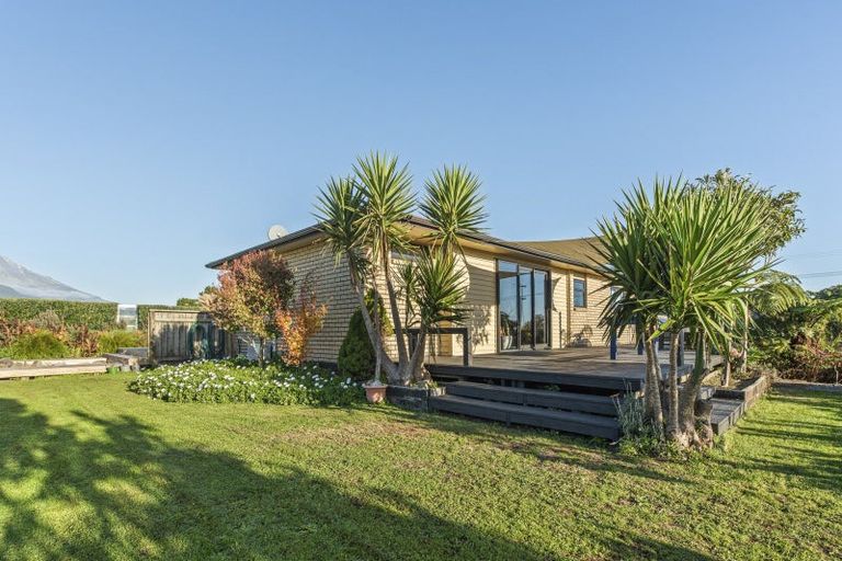 Photo of property in 37 Upper Pitone Road, Pitone, New Plymouth, 4374