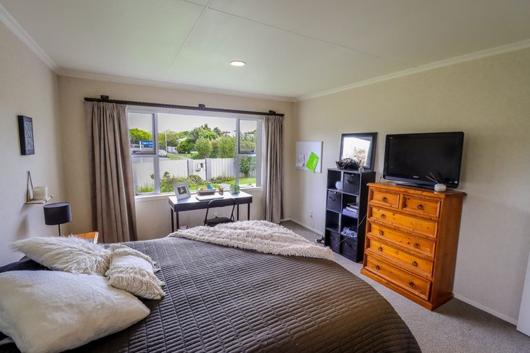 Photo of property in 9 Waterloo Crescent, Hokowhitu, Palmerston North, 4410