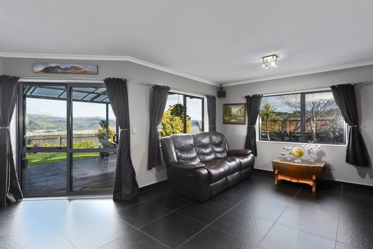 Photo of property in 46 Percy Kinsman Crescent, Riverstone Terraces, Upper Hutt, 5018
