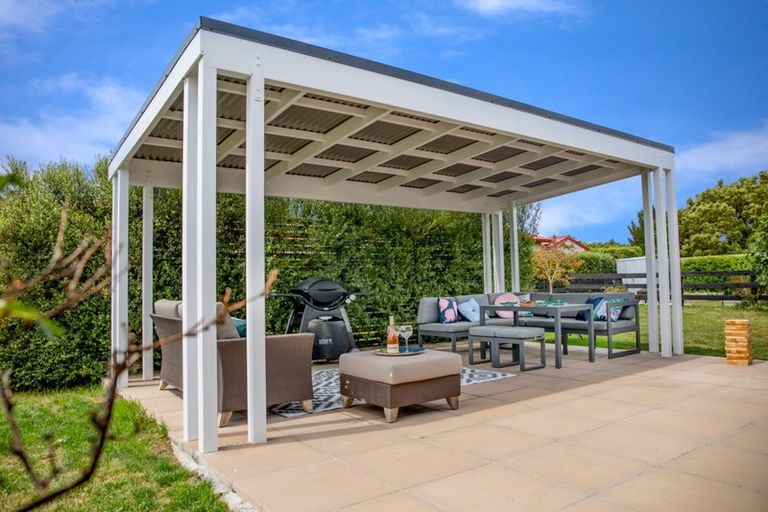 Photo of property in 10 Maple Lane, Martinborough, 5711