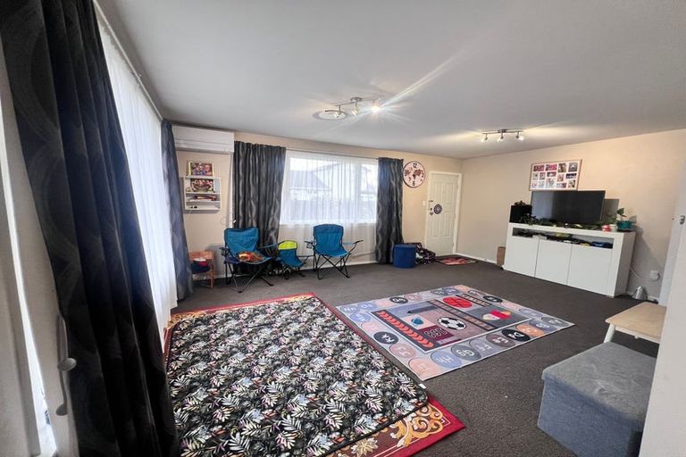 Photo of property in 2/61 Aorangi Road, Bryndwr, Christchurch, 8053
