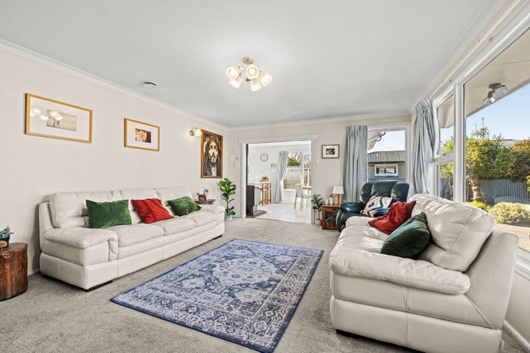 Photo of property in 11 Weston Place, Rangiora, 7400