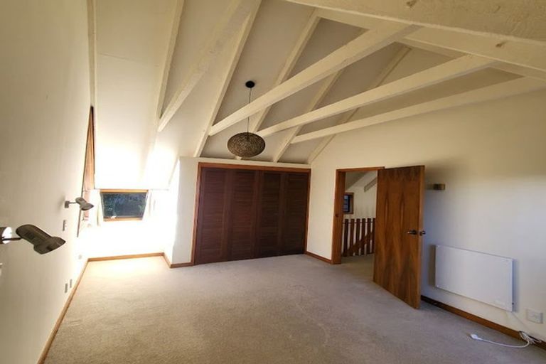 Photo of property in 7 Francis Bell Grove, Lowry Bay, Lower Hutt, 5013