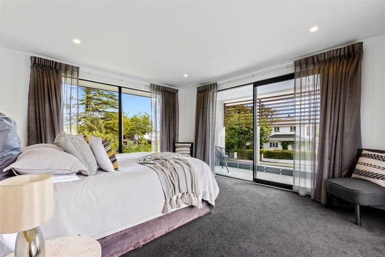 Photo of property in 62 Straven Road, Fendalton, Christchurch, 8014