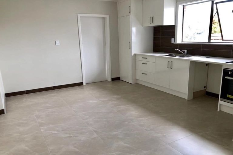 Photo of property in 55 Archibald Road, Kelston, Auckland, 0602