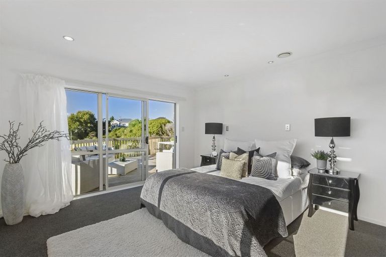 Photo of property in 9 Kittiwake Drive, Schnapper Rock, Auckland, 0632