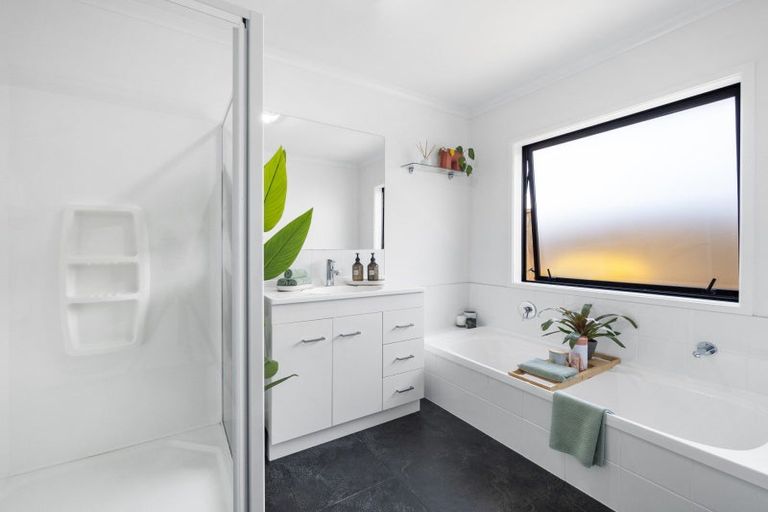 Photo of property in 87 Puhirake Crescent, Pyes Pa, Tauranga, 3112