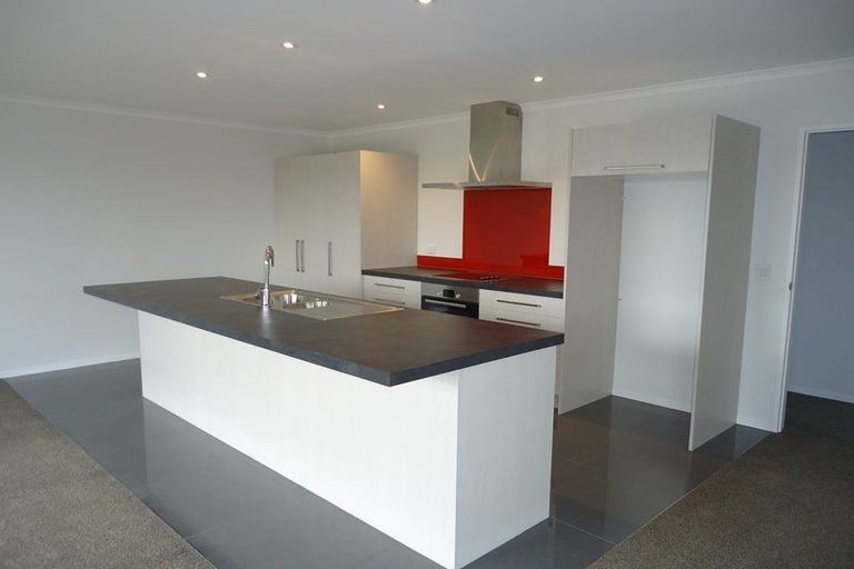 Photo of property in 10 Roto View, One Tree Point, 0118