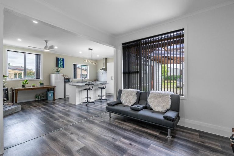 Photo of property in 27 Ferry Road, Edendale, 9825