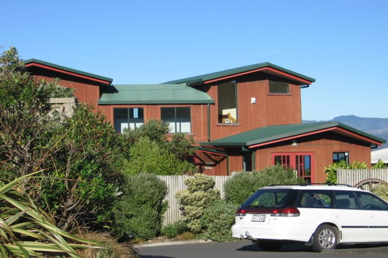 Photo of property in 30 Gurkha Crescent, Khandallah, Wellington, 6035