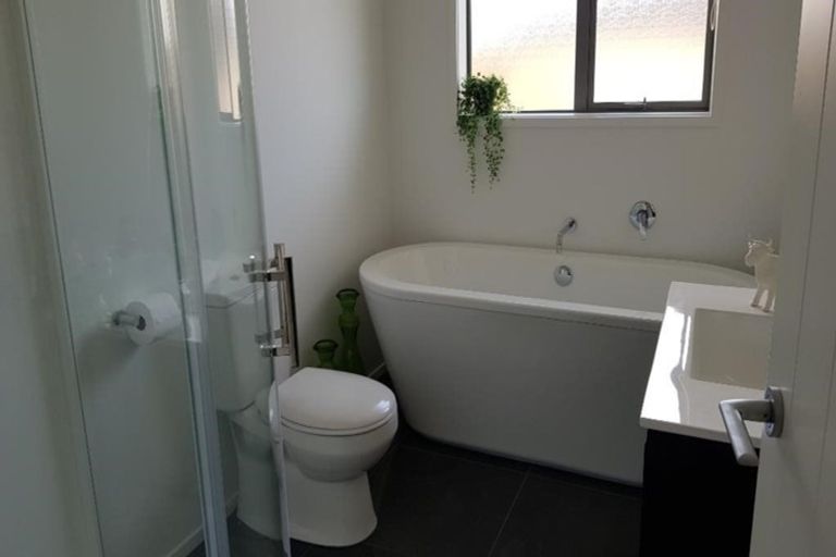 Photo of property in 5 Cowell Crescent, Pyes Pa, Tauranga, 3112