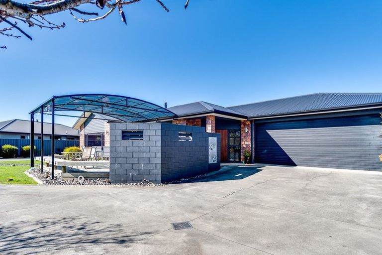 Photo of property in 30 Delta Mews Place, Clive, 4102