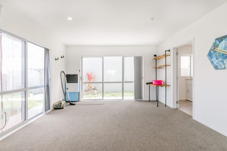 Photo of property in 1/26 Hollowout Street, Takanini, 2112