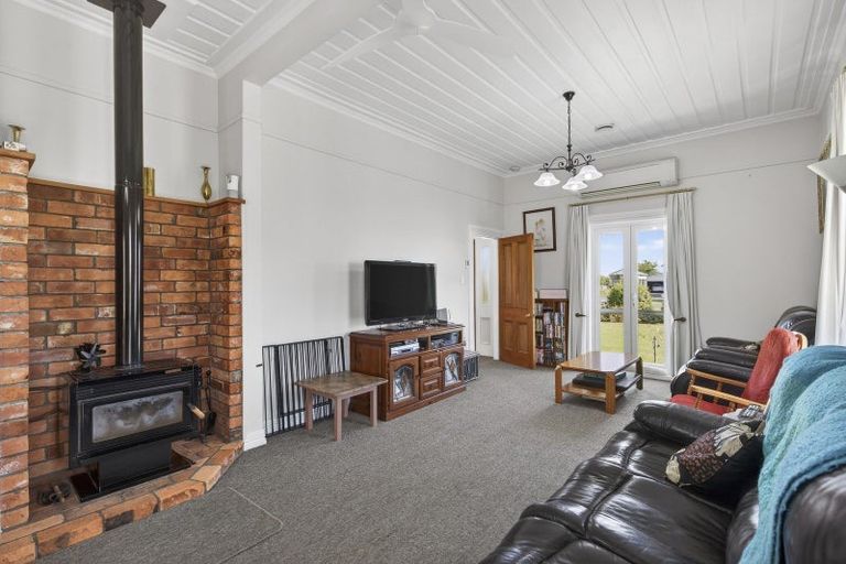 Photo of property in 14 Mouatt Street, Waitara, 4320